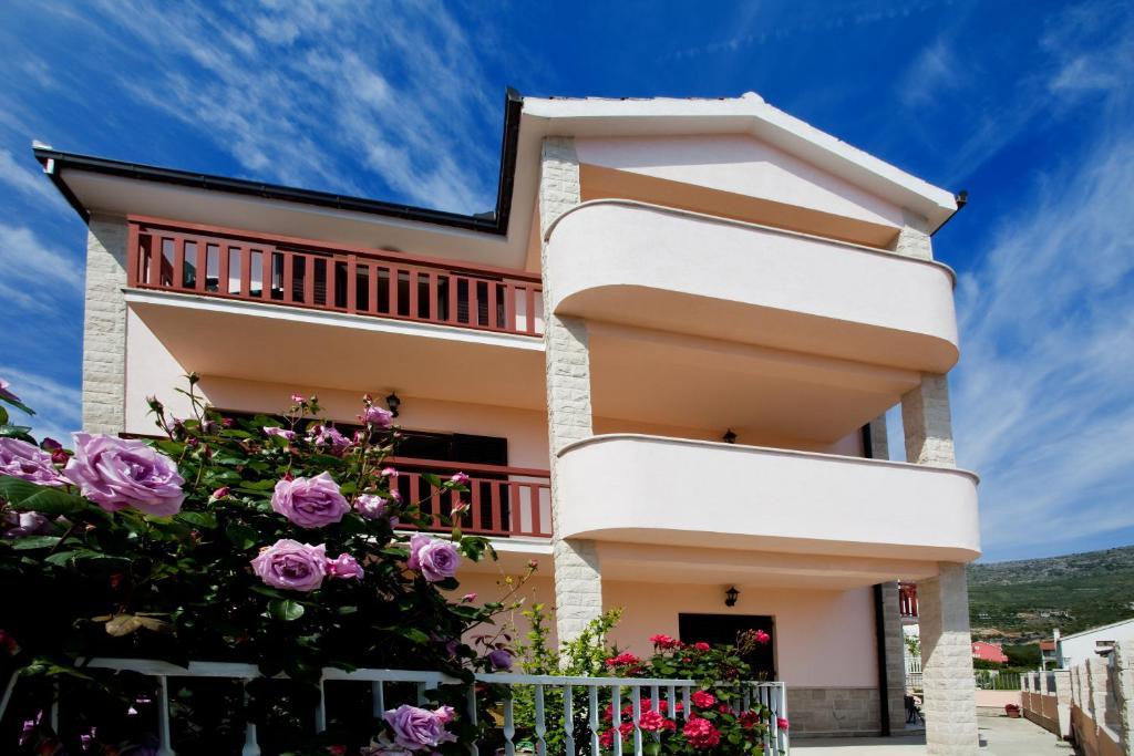 Apartments Andrea Podstrana Rom bilde