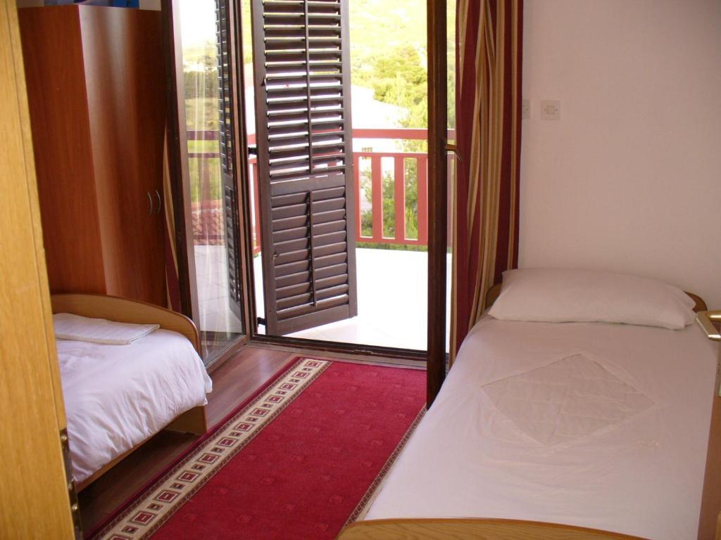 Apartments Andrea Podstrana Rom bilde